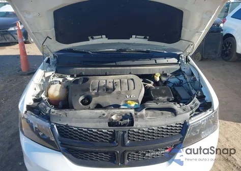 2018 Dodge Journey Crossroad z USA, uszkodzony, nr VIN 3C4PDCGG1JT152669